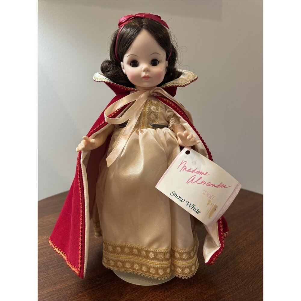 Vintage Madame Alexander Doll  Snow White  #1556 14" Tall